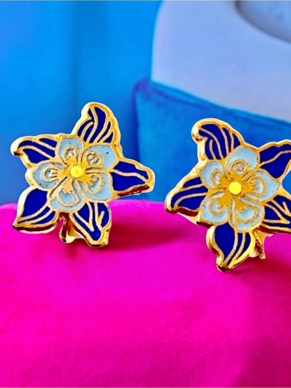 MMA Metropolitan Museum Art Blue Enamel Flower Clip-on Earrings Goldplate